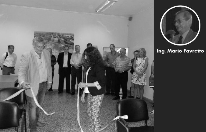 Foto Histórica de inauguración del Aula de Posgrado de la Fcaultad de Ingeniería de la UNNE