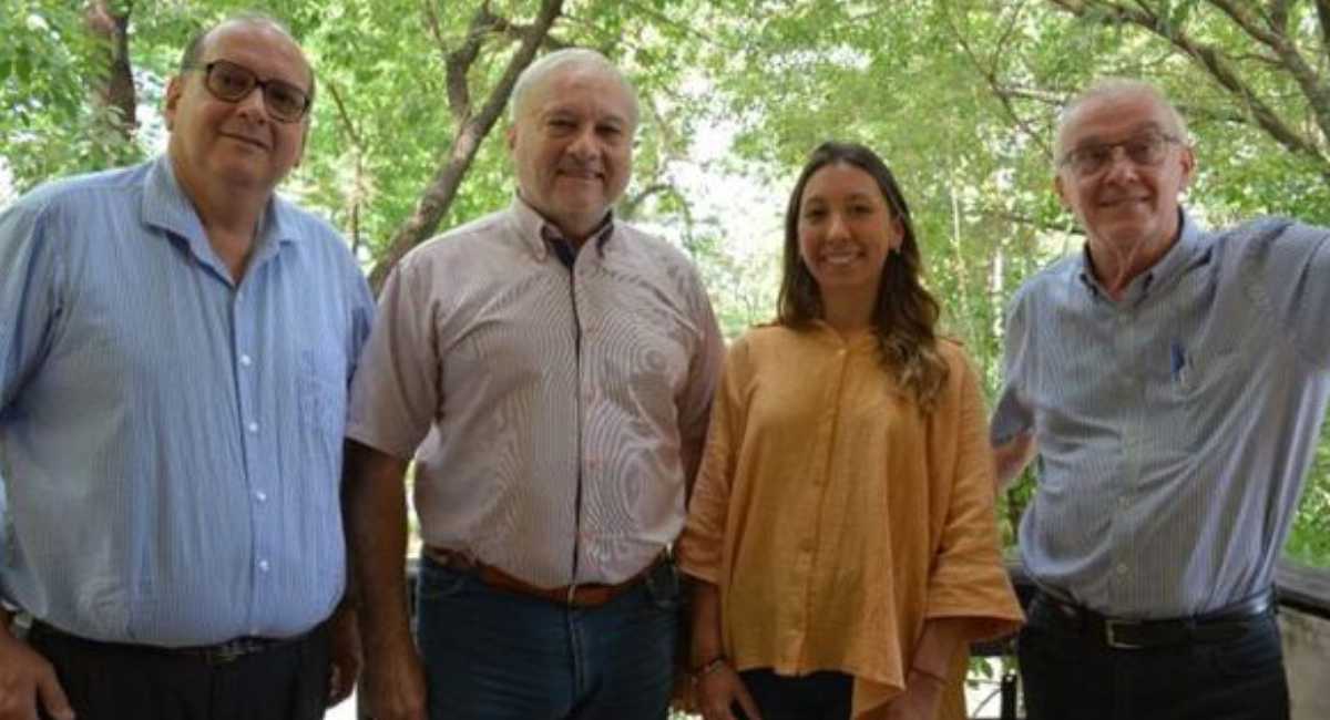 Ing Gomez Ing Rubeto Paula Rousseau Ing Depettris Proyecto Techos Verdes:Ing Marcelo Gomez -Ing Alehandro Ruberto Rubeto - Alumna Paula Rousseau - Ing Depettris