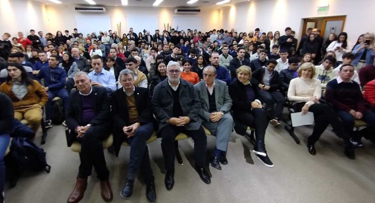Acto Homenaje a estudiantes destacados_Ingeniería UNNE_07_06_2024 Estudiantes