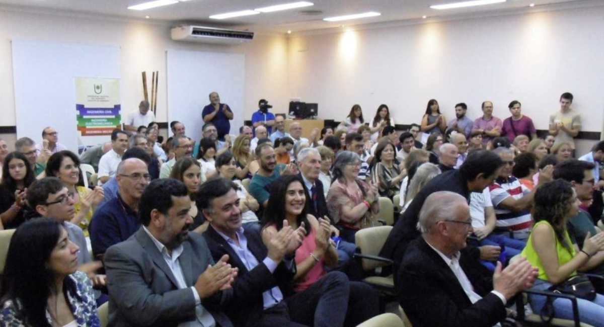 Acto de Reconocimiento a Docentes y Nodocentes: Auditorio lleno