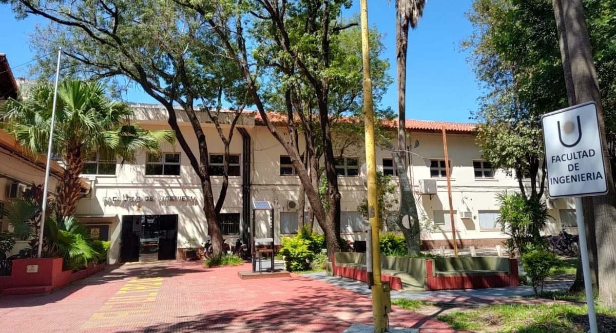 Frente Facultad de Ingeniería UNNE (1) 65 años