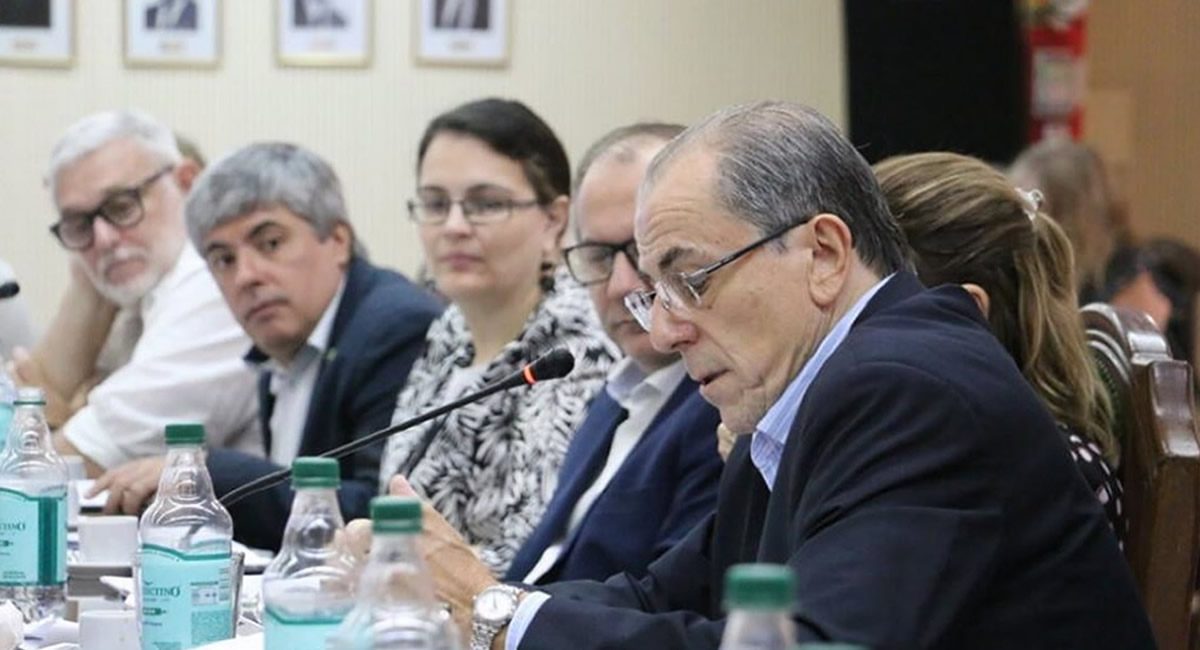 Ingeniería Biomédica – Mario De Bortoli – Consejo Superior UNNE 2 sesión del consejo superior de la UNNE aprobación-carrera Ingenieria Biomedica- de derecha a izquierda-decano de Ingeniería Mario De Bortoli-decano de madicina pagno-Rector Omar Larroza-Vicerector Basterra