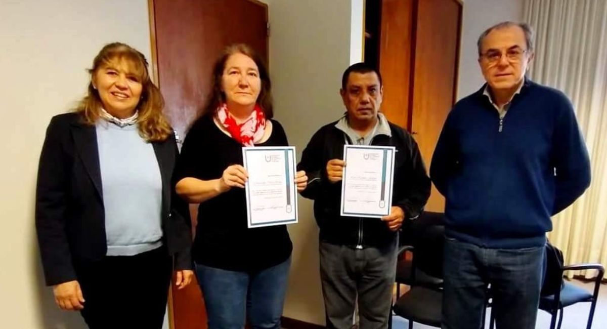 Reconocimiento de las autoridades a estudiantes de la carrera Ingeniería Civil