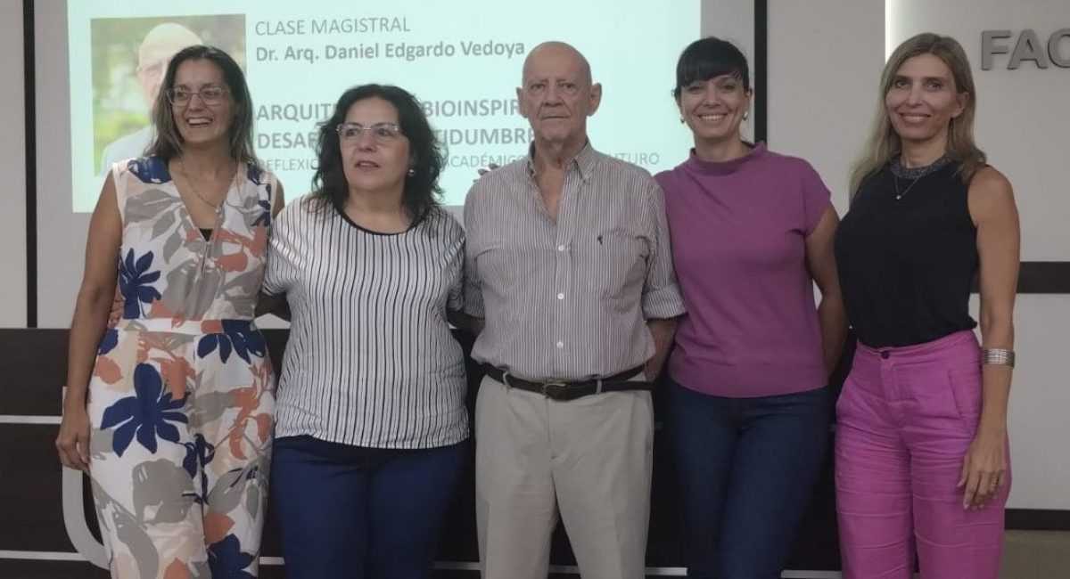 profesor Daniel Vedoya